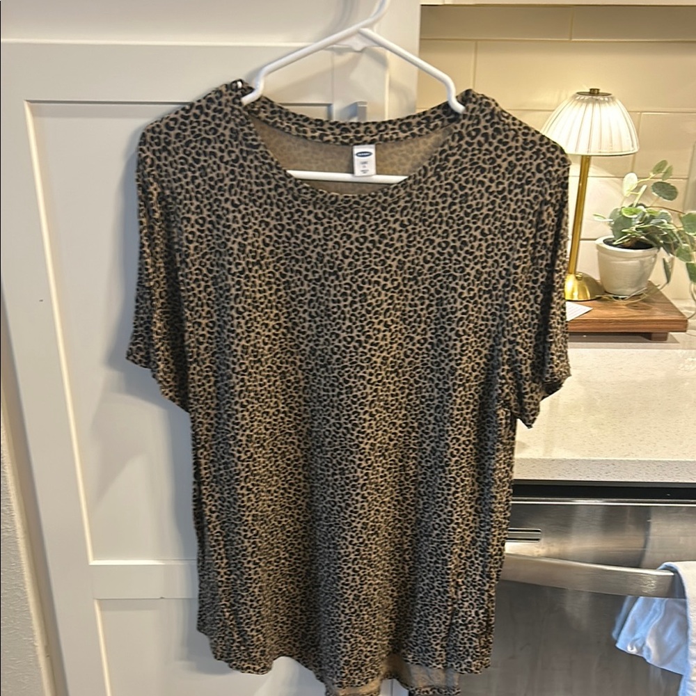 Silky, Comfy, Old Navy Leopard Print Short Sleeve Top